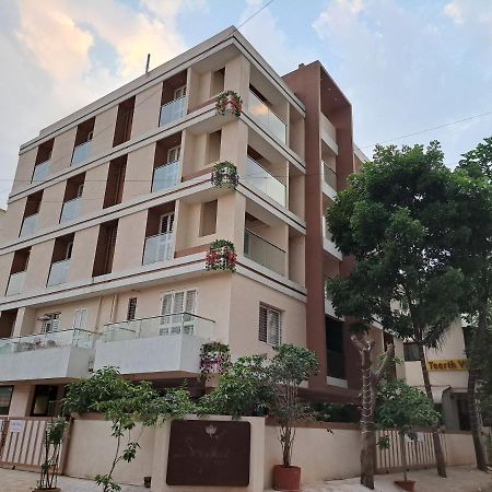 Hotel Bouquet Residency à Nashik Extérieur photo