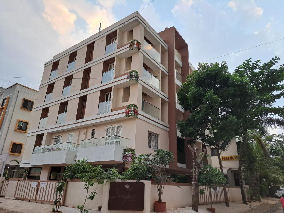 Hotel Bouquet Residency à Nashik Extérieur photo