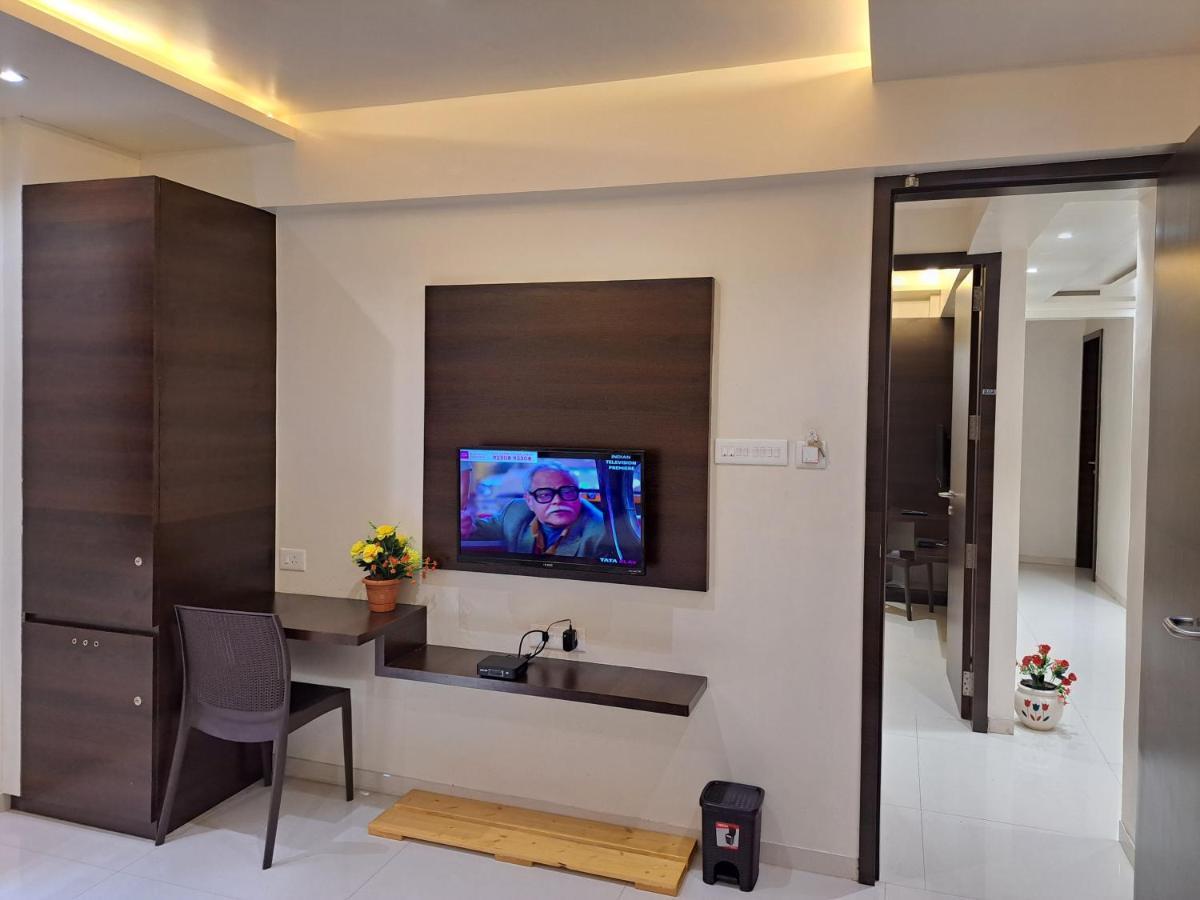 Hotel Bouquet Residency à Nashik Extérieur photo