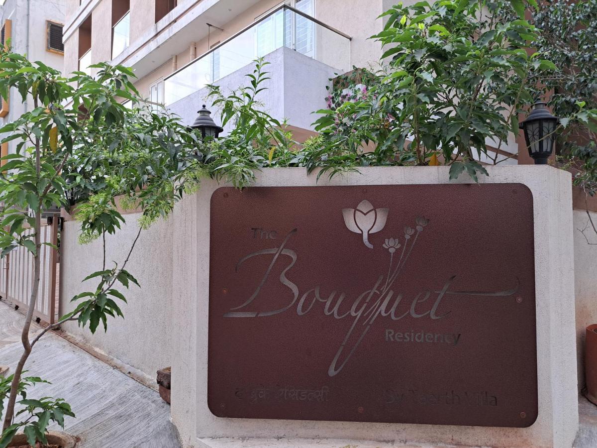 Hotel Bouquet Residency à Nashik Extérieur photo