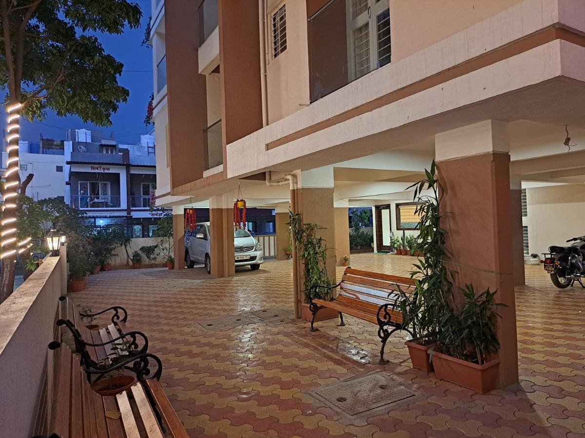 Hotel Bouquet Residency à Nashik Extérieur photo