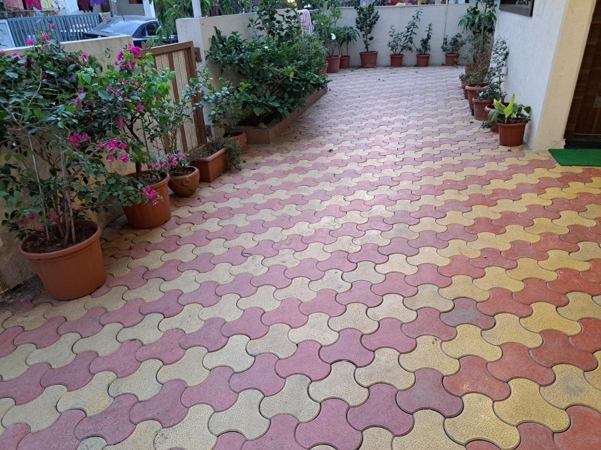 Hotel Bouquet Residency à Nashik Extérieur photo