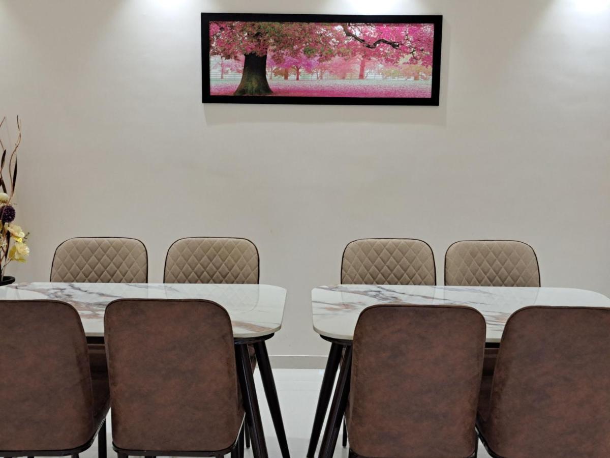 Hotel Bouquet Residency à Nashik Extérieur photo