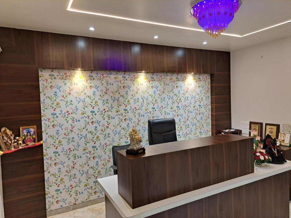 Hotel Bouquet Residency à Nashik Extérieur photo