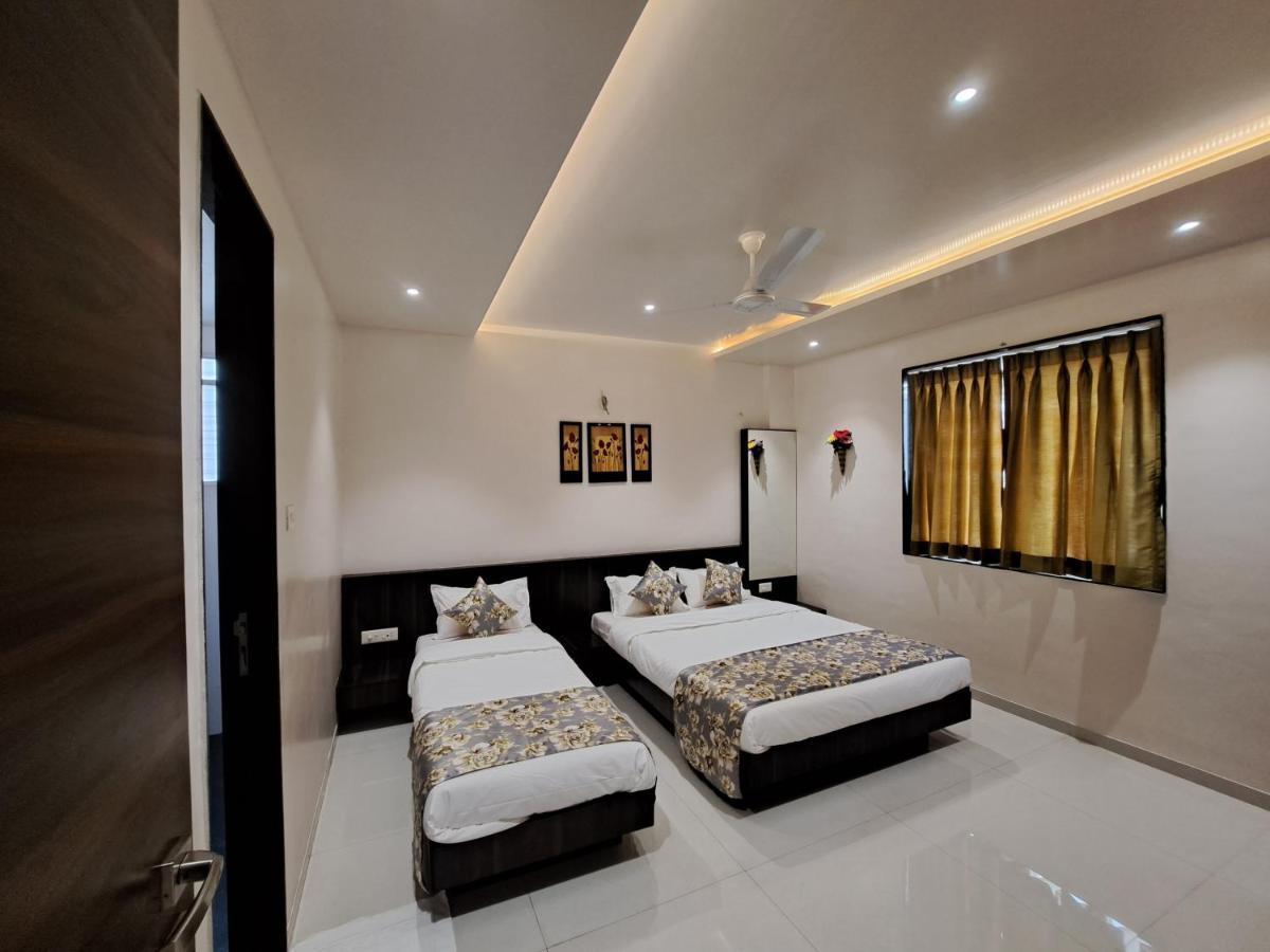 Hotel Bouquet Residency à Nashik Extérieur photo
