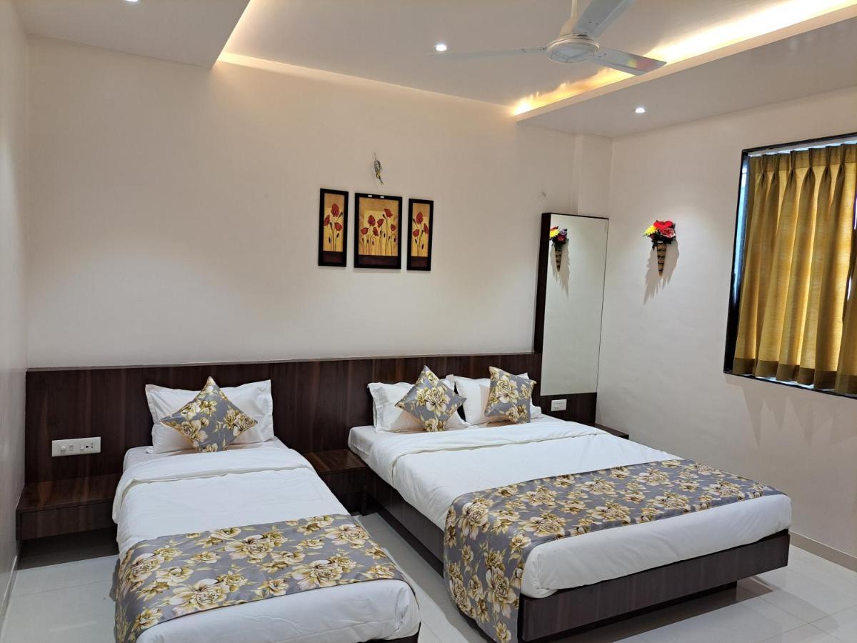 Hotel Bouquet Residency à Nashik Extérieur photo