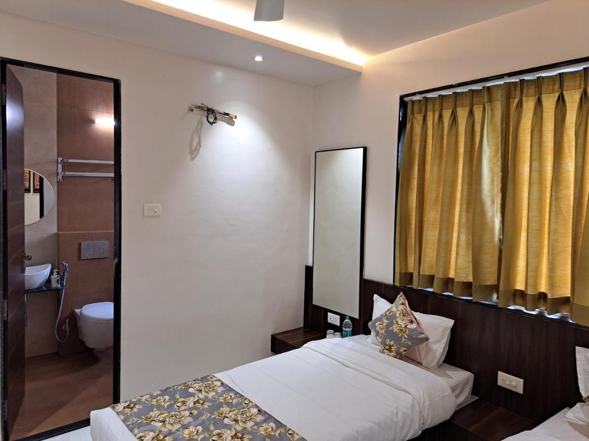 Hotel Bouquet Residency à Nashik Extérieur photo
