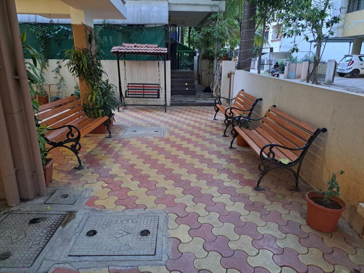 Hotel Bouquet Residency à Nashik Extérieur photo