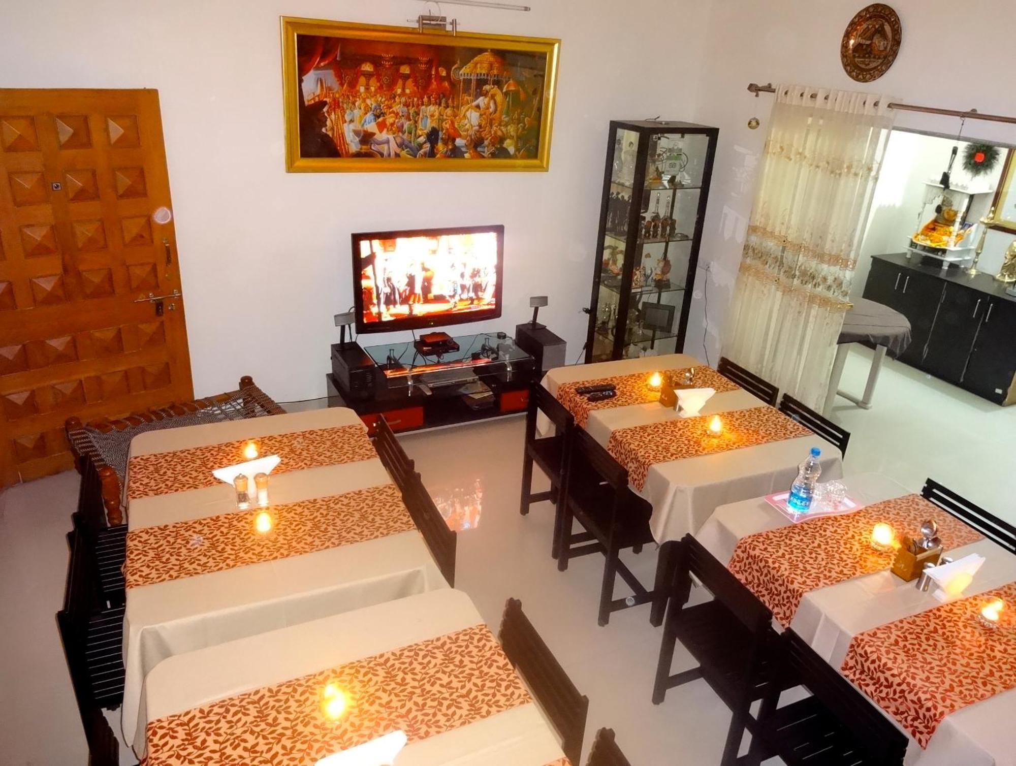 Hotel Bouquet Residency à Nashik Extérieur photo