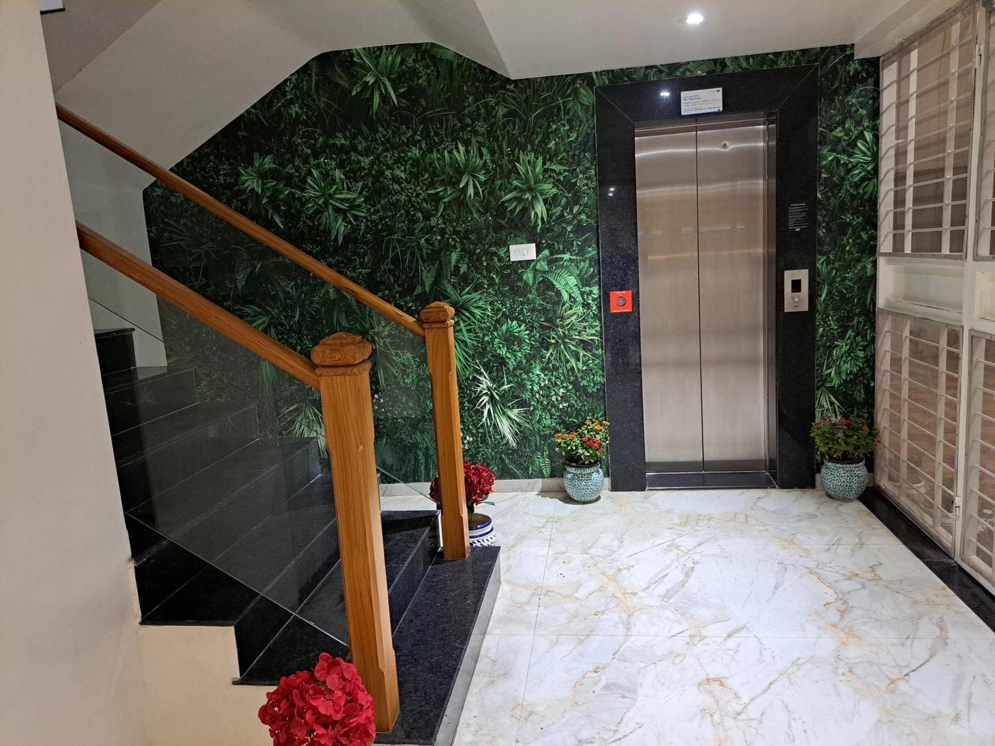 Hotel Bouquet Residency à Nashik Extérieur photo